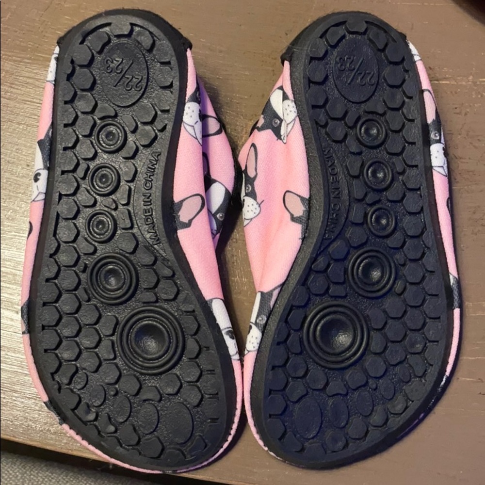 Water shoes - Picture 3 of 3
